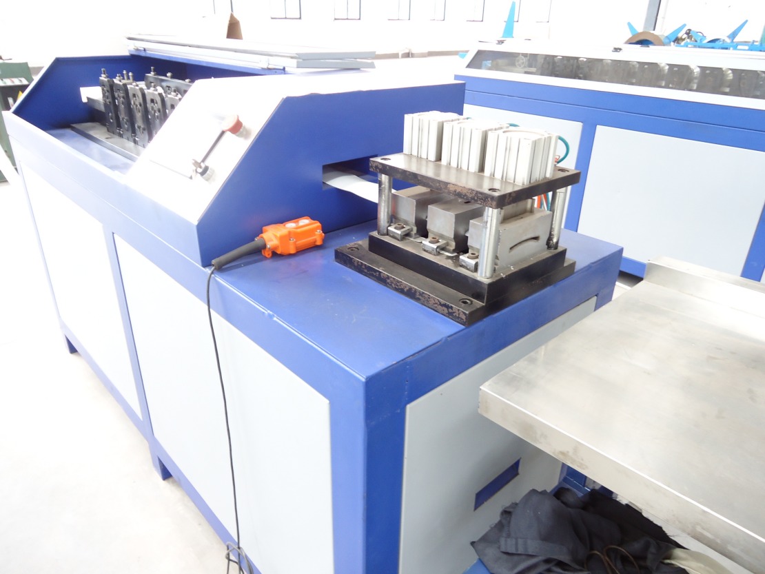 Automatic 80c External Aluminum Venetian Blind Forming Cutting Punching Machine