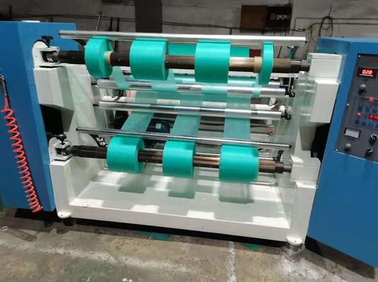 İyi bir fiyat. Otomatik olarak kumaş ruloları kesme makinesi çevrimiçi